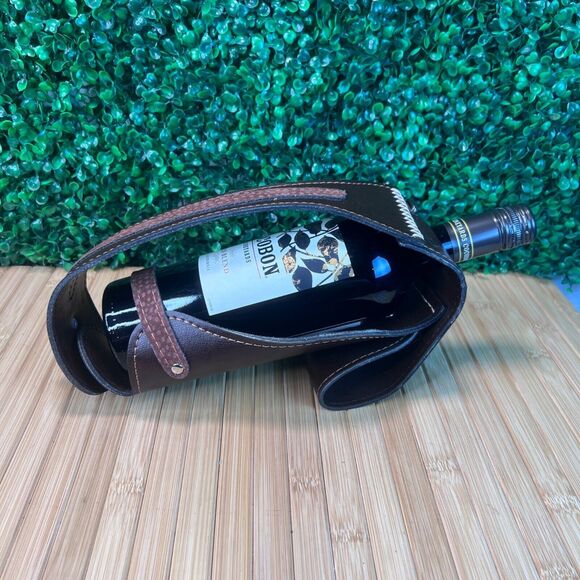 VINTAGE HANDMADE ARGENTINA LEATHER WINE HOLDER CARRIER TOTE HOLSTER POURER - Picture 1 of 7